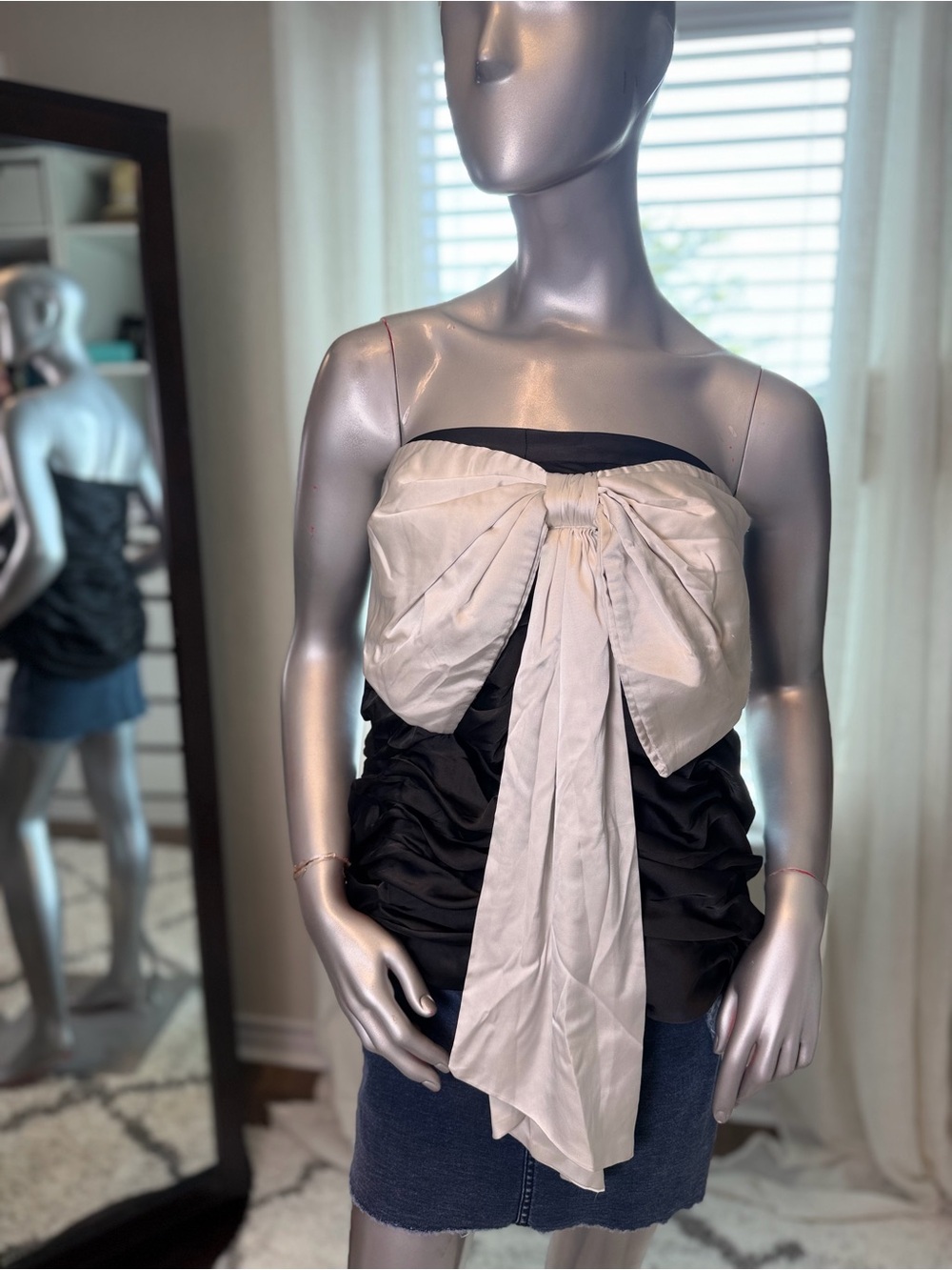 Anthropologie Hutch Strapless Bow Size 10 Black Cream Colorblock Ruched Blouse